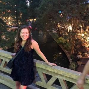 Meet your Posher, Emily